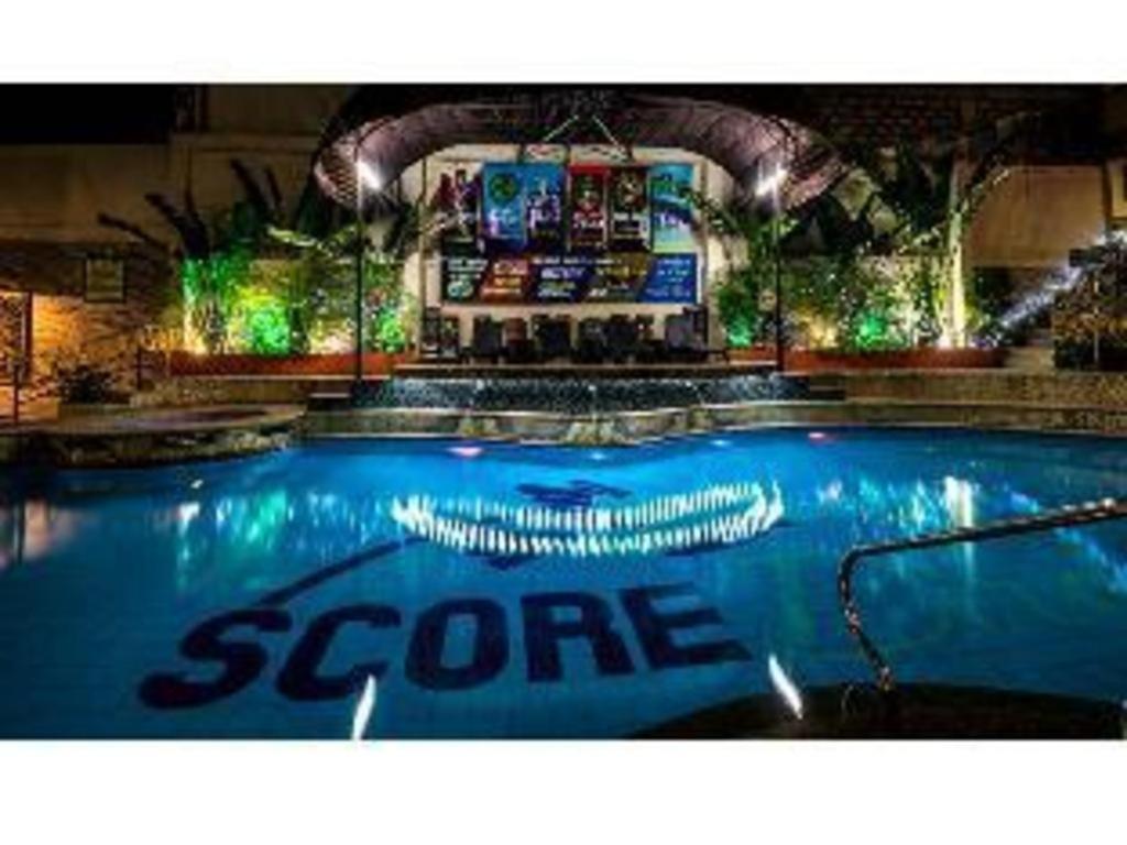 Score Birds Hotel Angeles Eksteriør billede